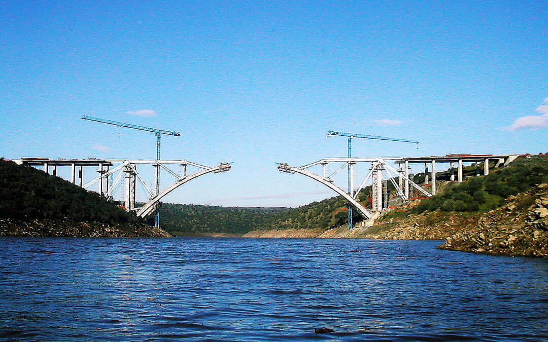 Viaduc sur la Rivière Almonte